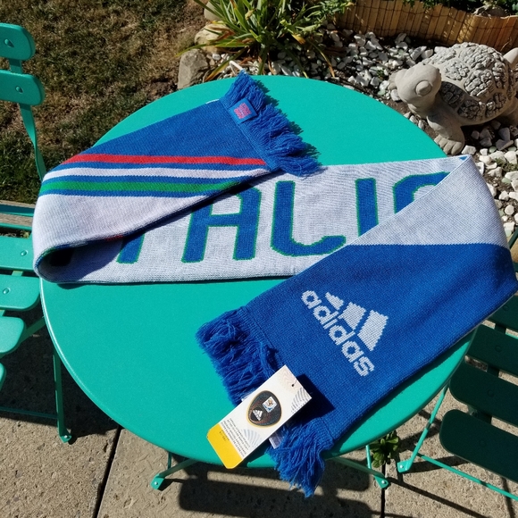 2010 World Cup Italia Scarf. - Picture 1 of 4